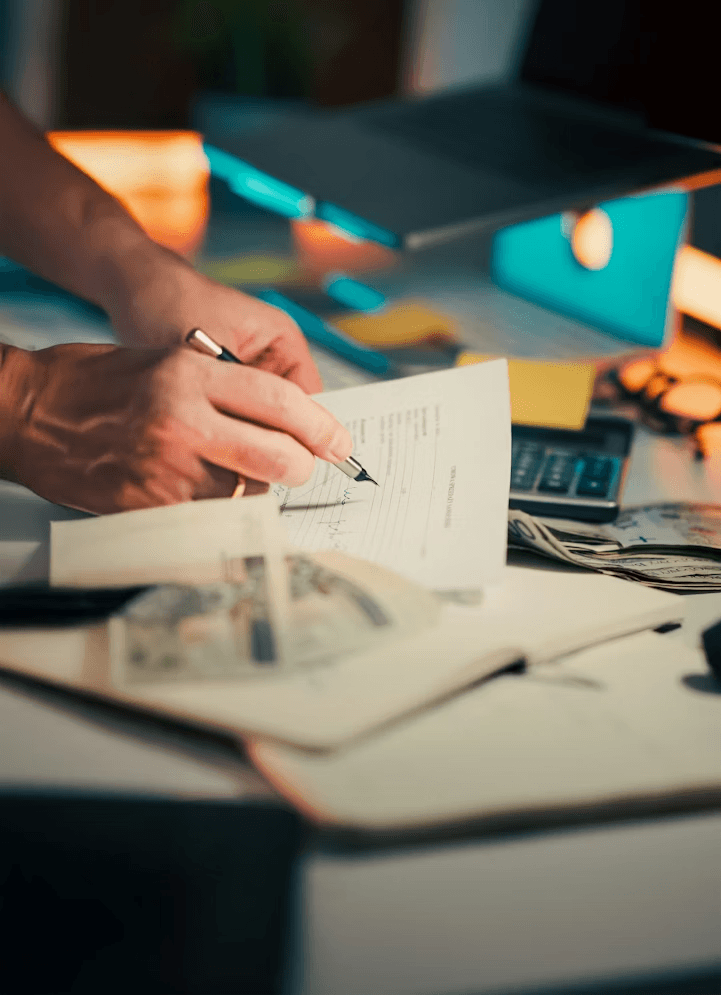 Person signing legal paperwork related to bankruptcy attorney fees and payment arrangements